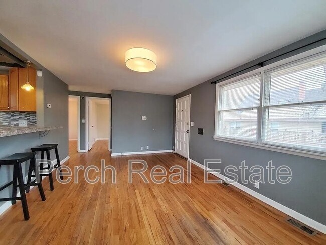 Building Photo - 2431 Grove St
