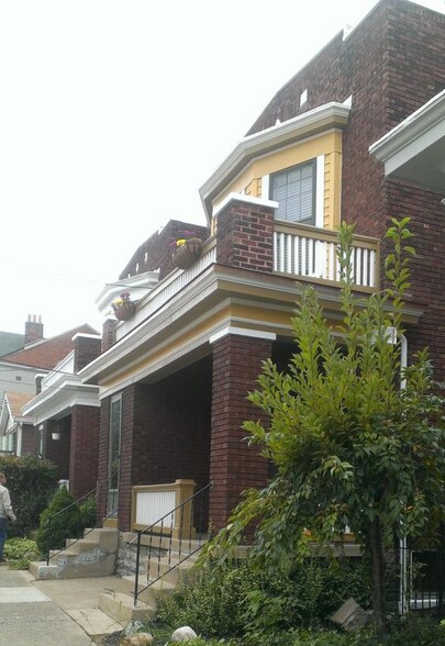 First floor of 2 story unit - 703 Willard St