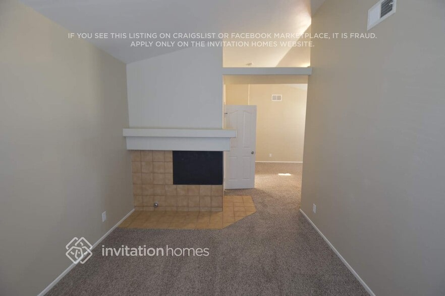 Building Photo - 24340 Saddlebag Ct