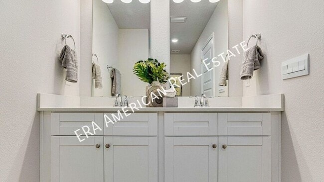 Building Photo - 2547 Cliff Hollow Ln