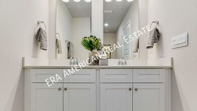 Building Photo - 2547 Cliff Hollow Ln