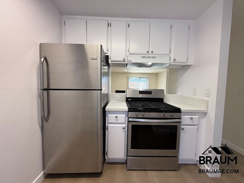 Building Photo - 14257 Friar St