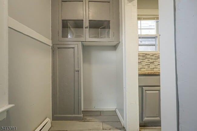 Building Photo - 19 Poe Ave