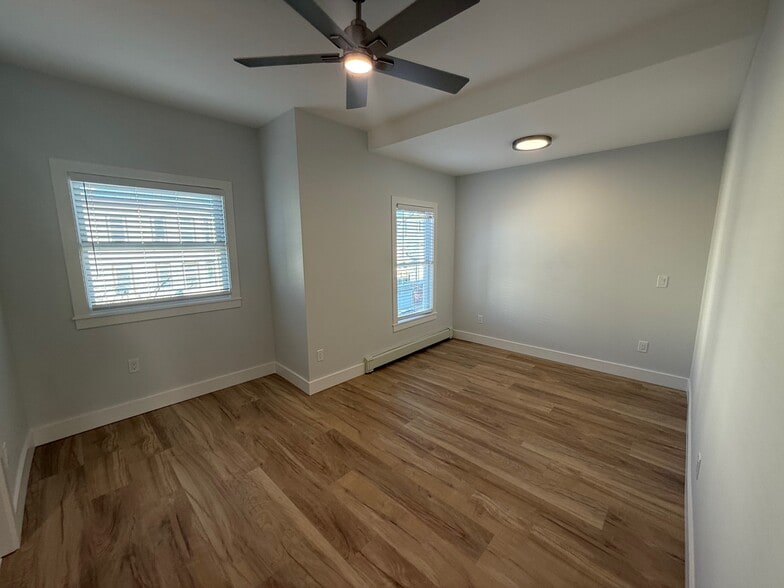 Building Photo - 53 W Eagle St