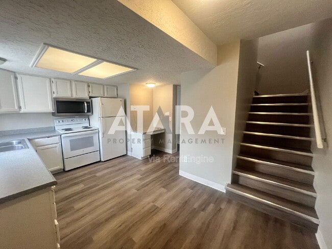 Building Photo - 4247 S Hwy 89