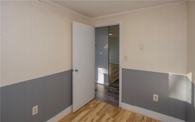 Building Photo - 109 Haskins Ave