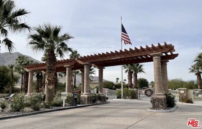 Building Photo - 3743 Mountain Gate