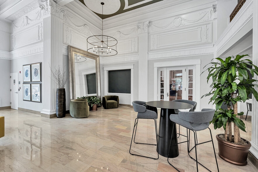 Building Photo - Francis Scott Key