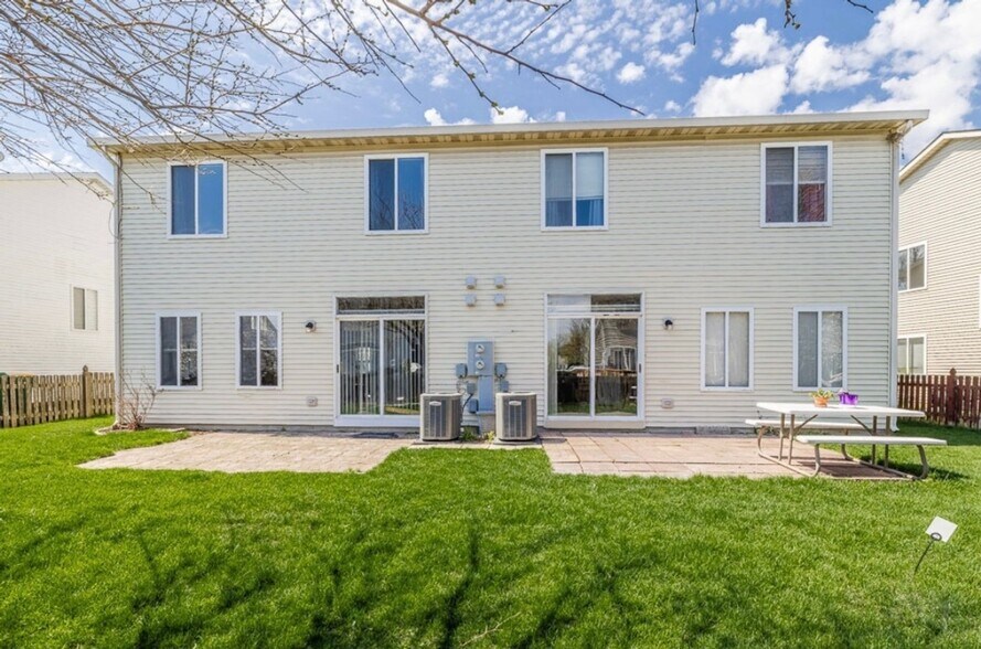 Building Photo - 315 Richmond Dr