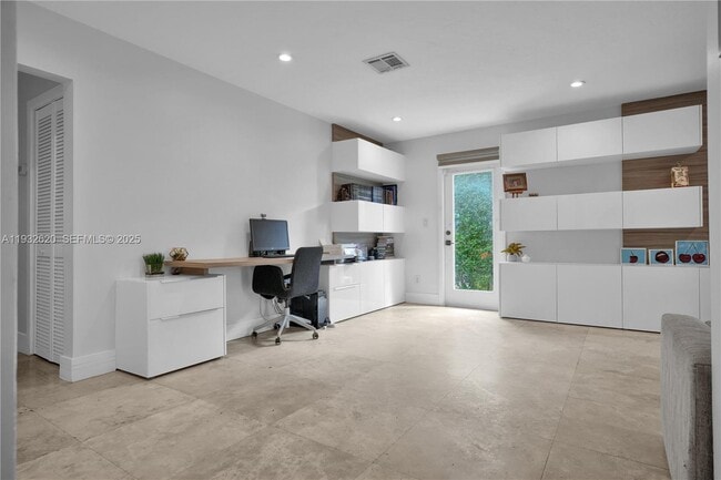 Building Photo - 2101 NE 211th Terrace