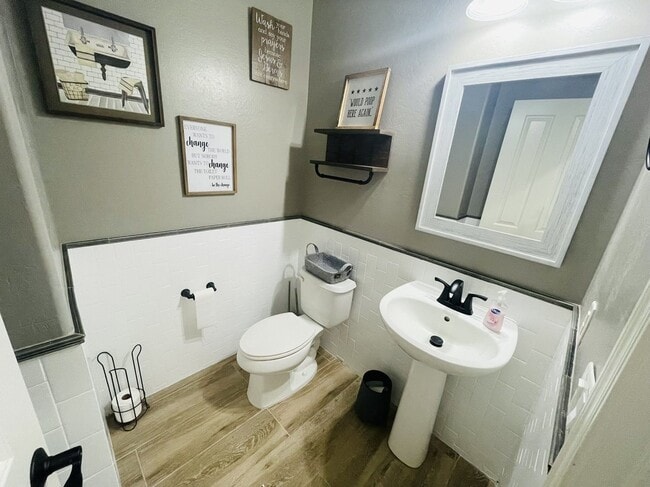 Building Photo - 21918 N Bradford Dr