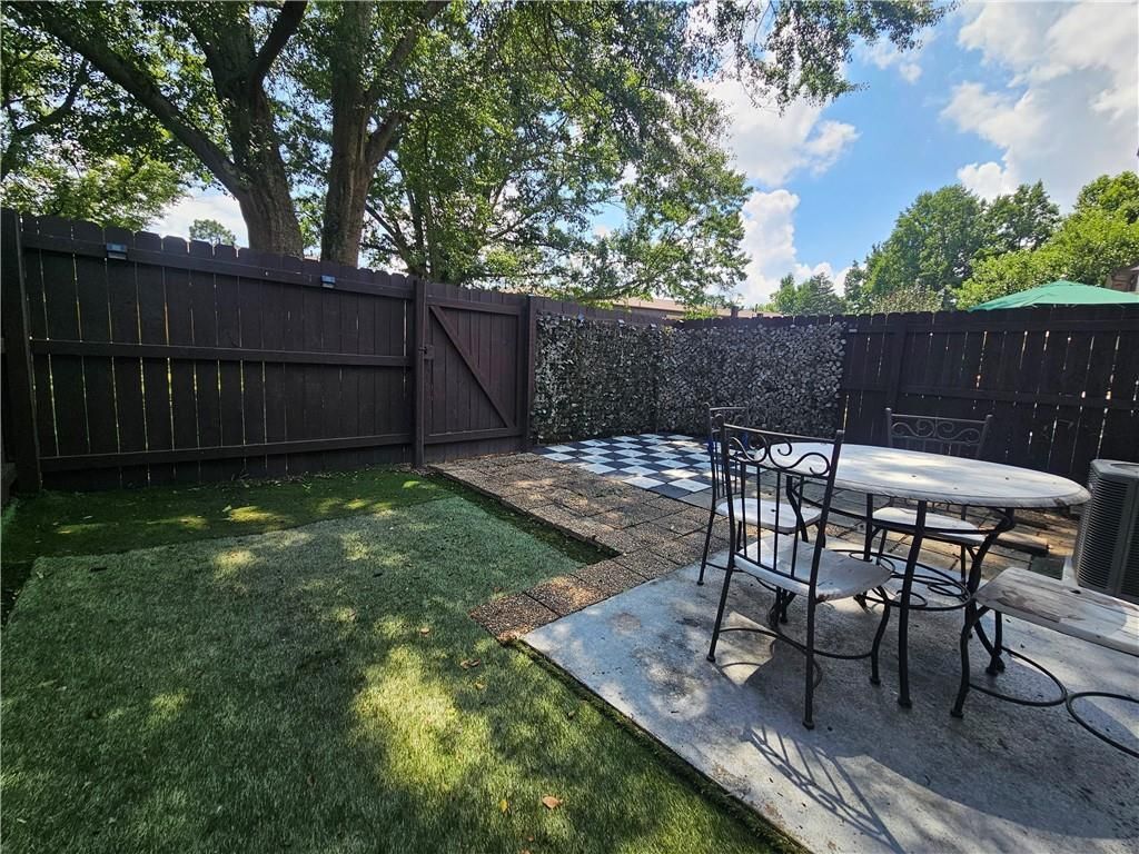 Building Photo - 1192 Ashborough Dr