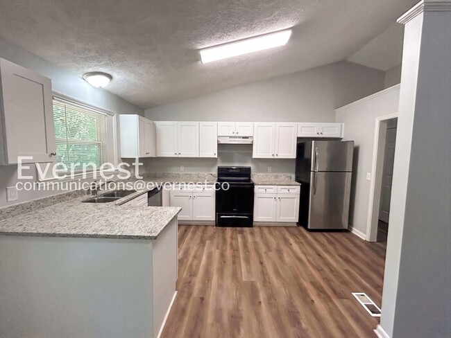 Building Photo - 3Bed/2Bath/Available Now!