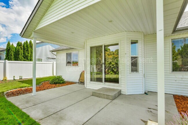 Building Photo - 10231 N Zenith St