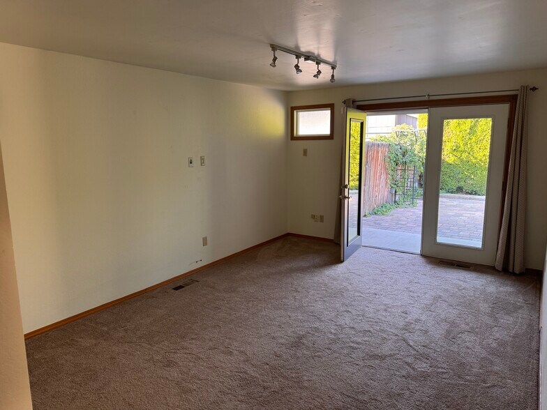 Building Photo - 4301 W Viola Ave