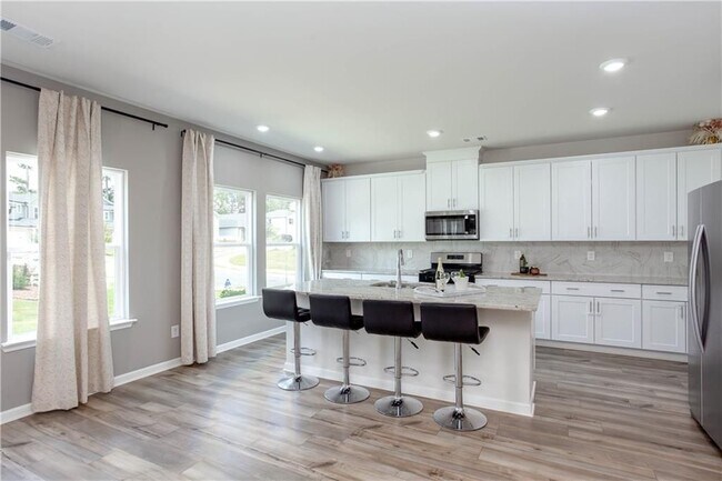 Building Photo - 607 Runnel Dr