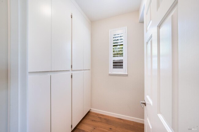 Building Photo - 1100 Princeton Dr