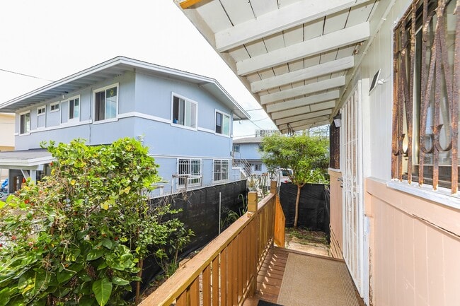 Building Photo - 1422 Pua Ln