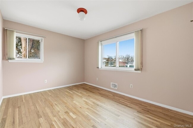 Building Photo - 20 Steuben Dr