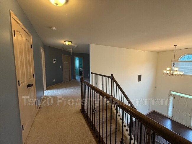 Building Photo - 25 Red Maple St