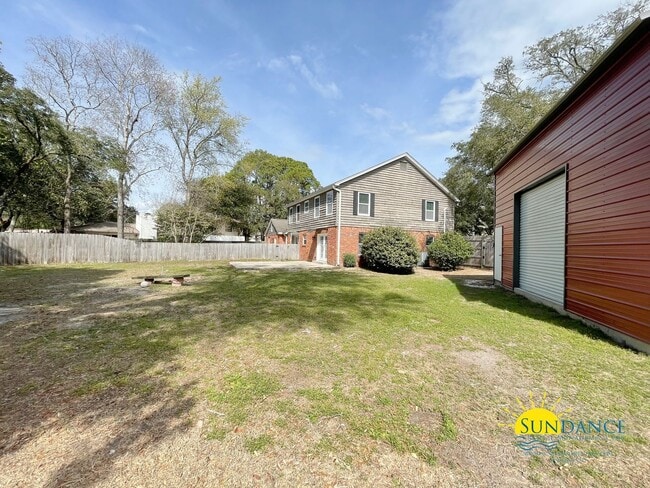 Building Photo - Spacious 4-Bedroom Home Minutes from Eglin AFB with a great home gym!