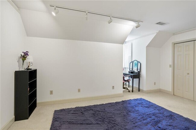 Building Photo - 4415 Northside Chase NW