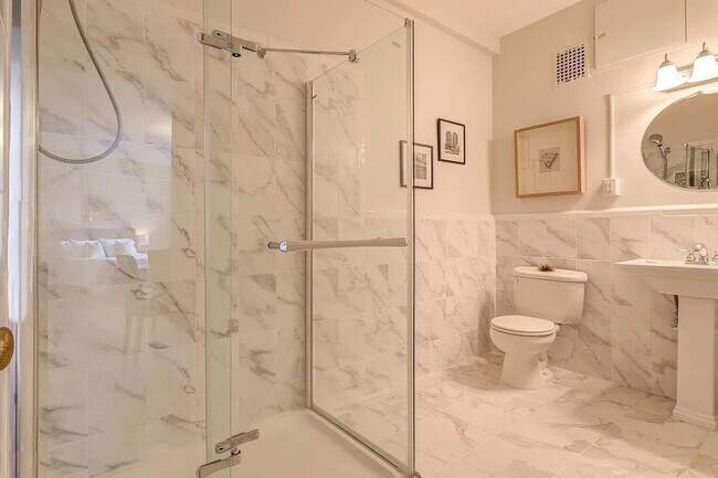 Building Photo - 1613 Harvard St NW