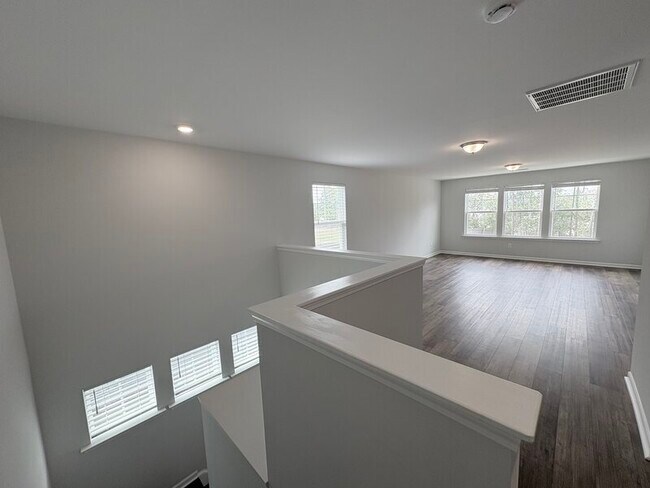Building Photo - 153 Brockway Dr