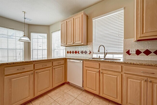 Building Photo - 12419 Shadycrest Dr