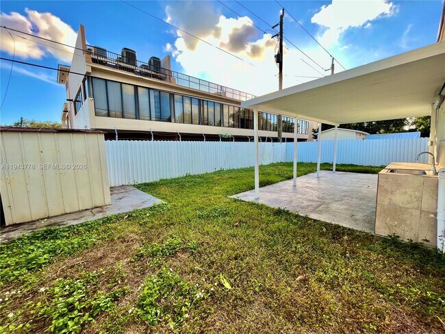 Building Photo - 5430 SW 7th St