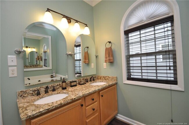 Building Photo - 5633 Yates Garden Ln