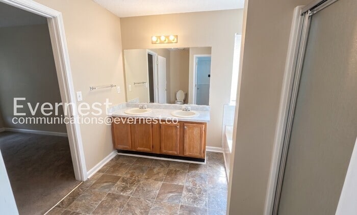 Building Photo - 6416 Phillips Creek Dr