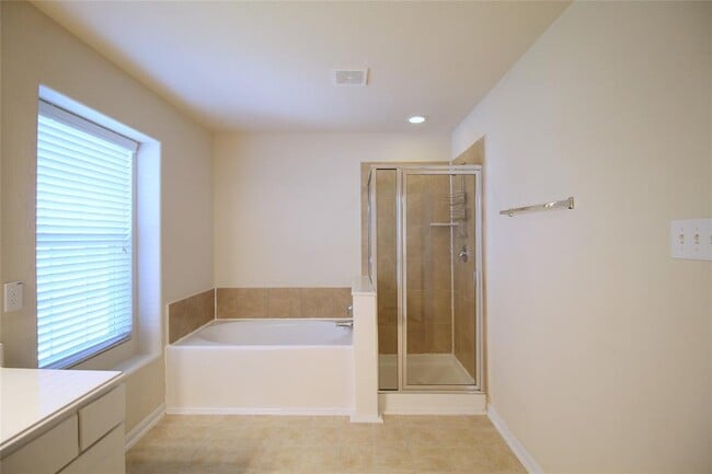 Building Photo - 4910 Hidden Nest Ct