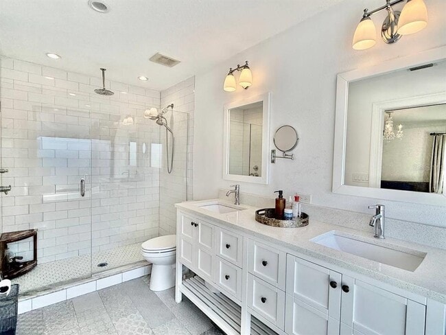 Building Photo - 162 E Davis Blvd