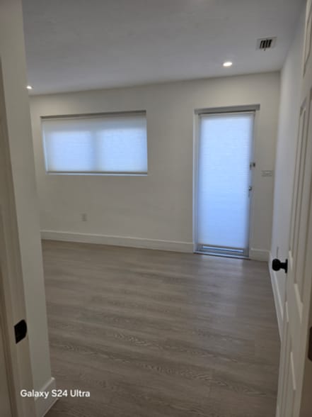 Building Photo - 2174 NE 170th St