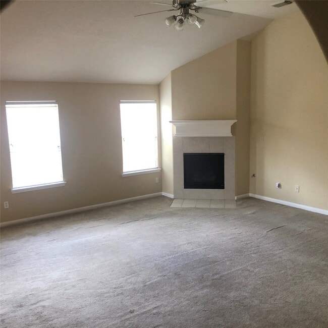 Building Photo - 1211 Colonial Manor Dr