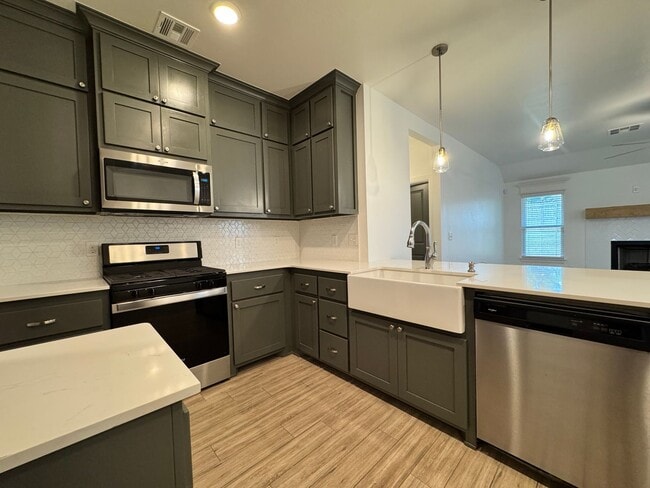 Building Photo - Beautiful 3 Bedroom Home in Azalea Farms in Noble