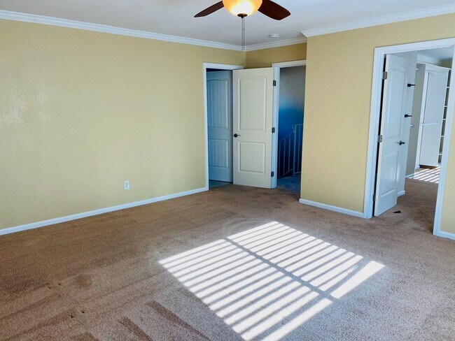 Building Photo - 1757 Burbank Ct