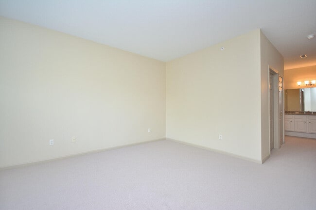 Building Photo - 1300 N Prospect Ave
