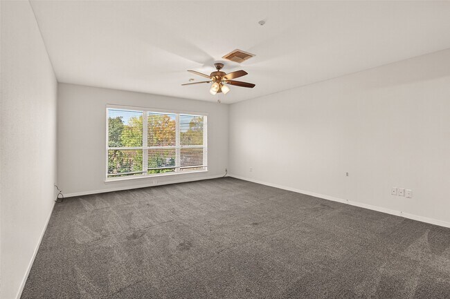 Building Photo - 7655 S Braeswood Blvd