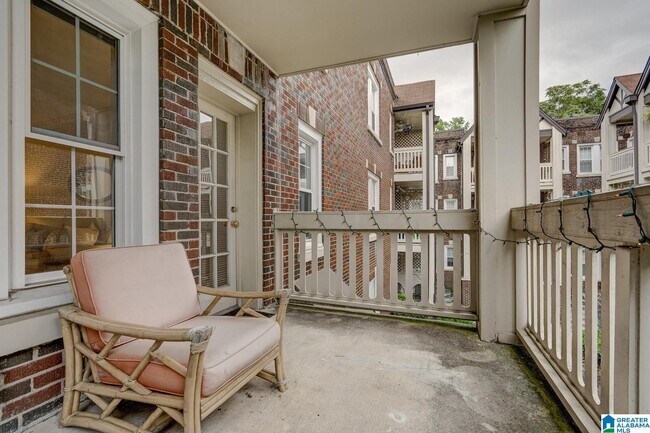 Building Photo - 2809 13th Ave S