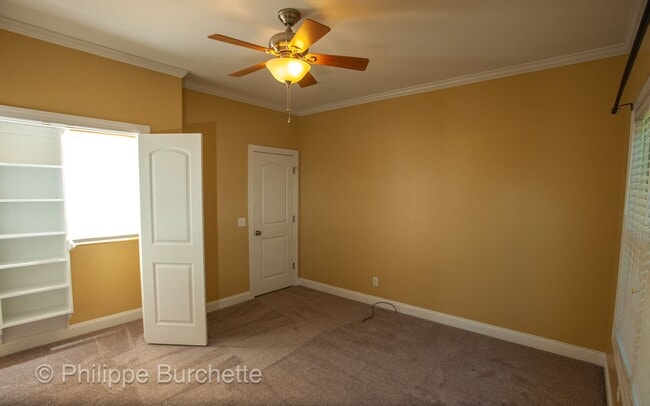 Building Photo - $1,800 – 3-bedroom, 2-bathroom house in Ro...