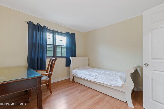 Building Photo - 2 Karen Ct