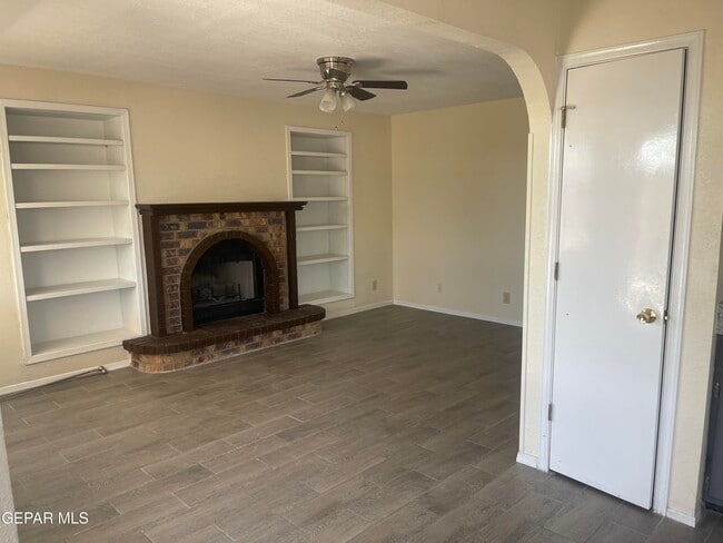 Building Photo - 705 Springfire Dr