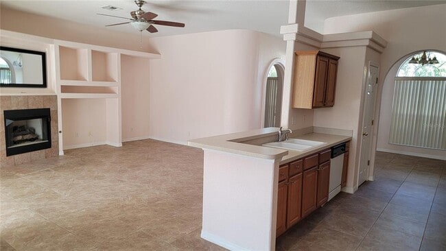 Building Photo - 1523 Sundown Ln