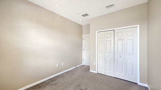 Building Photo - 3499 Parkridge Cir