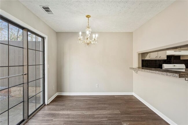 Building Photo - 752 Barnes Mill Trace NE