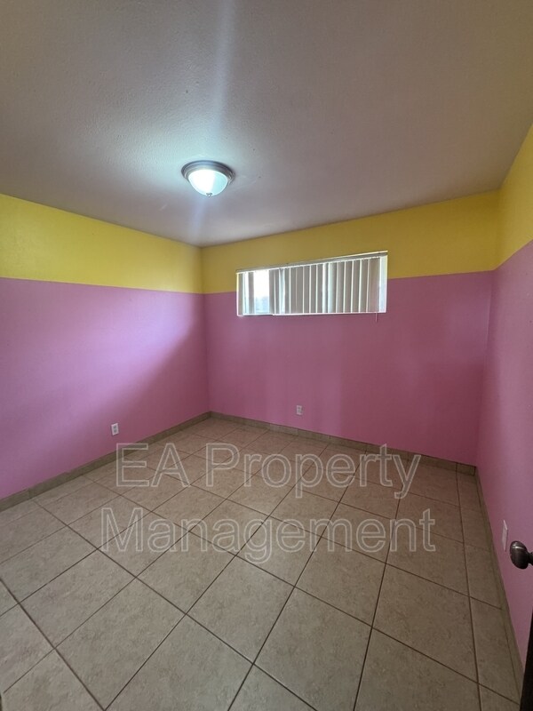 Building Photo - 7013 Trumbull Ave SE