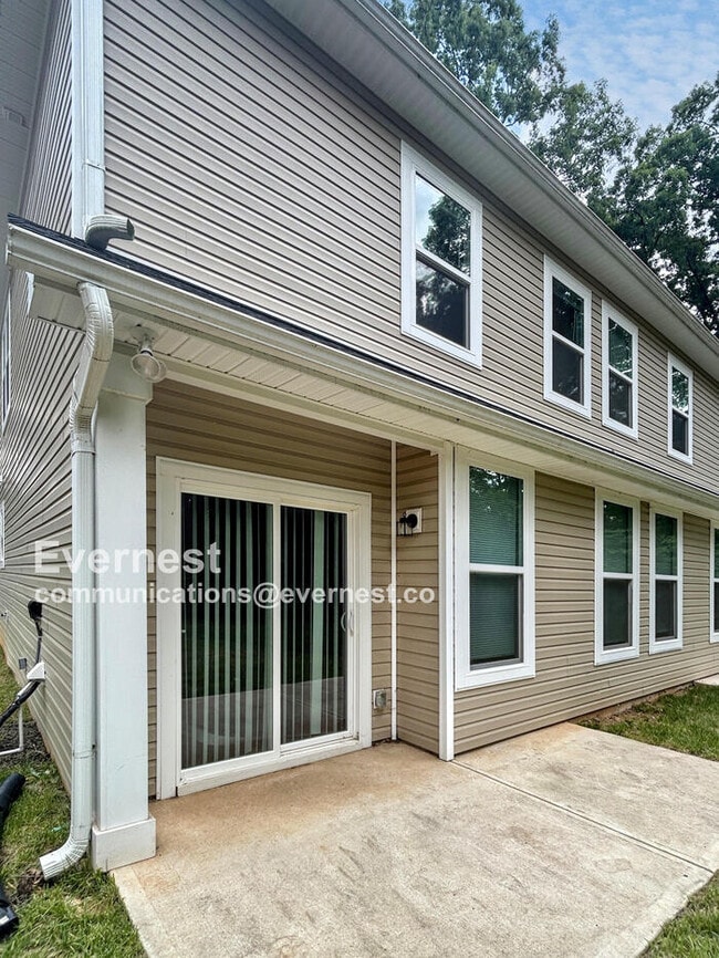 Building Photo - 3034 Mulberry Church Rd