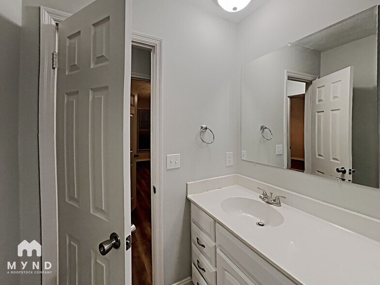 Building Photo - 785 Edenton Ct